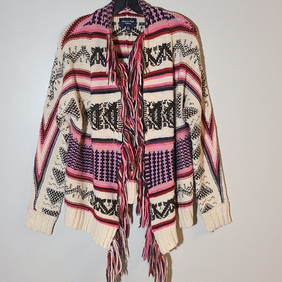 American Eagle Cardigan. - Picture 3 of 10